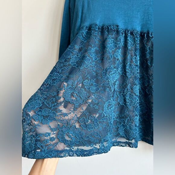 Torrid Blue & Grey Cotton Jersey Lace Back Colorblock Varsity Stripe Tee - Picture 9 of 9